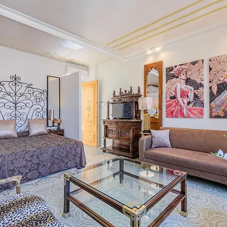 Villa Luxury Next To The *