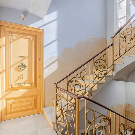Villa Luxury Next To The